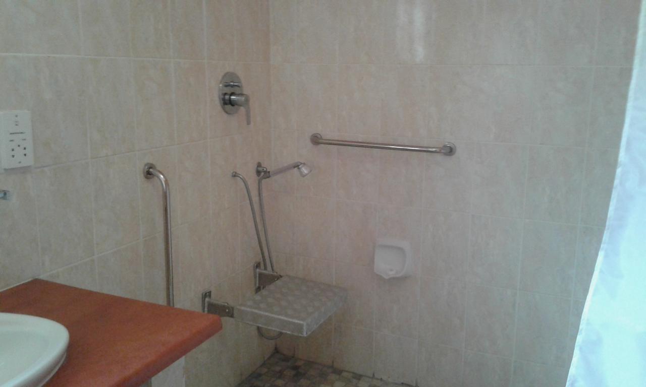 Larissa Hotel Маун Екстериор снимка