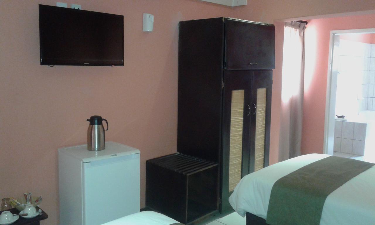 Larissa Hotel Маун Екстериор снимка