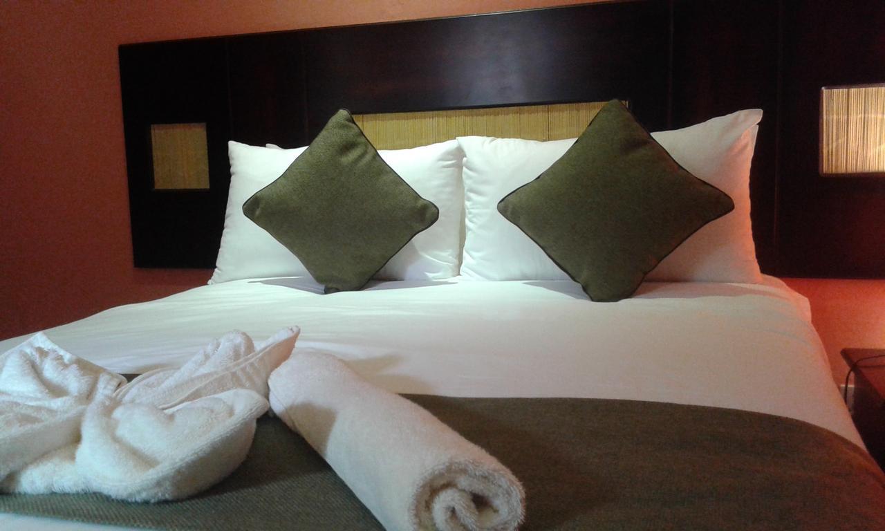 Larissa Hotel Маун Екстериор снимка